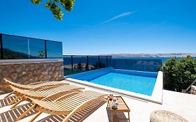 Apartments Matea With Pool And Sea View
